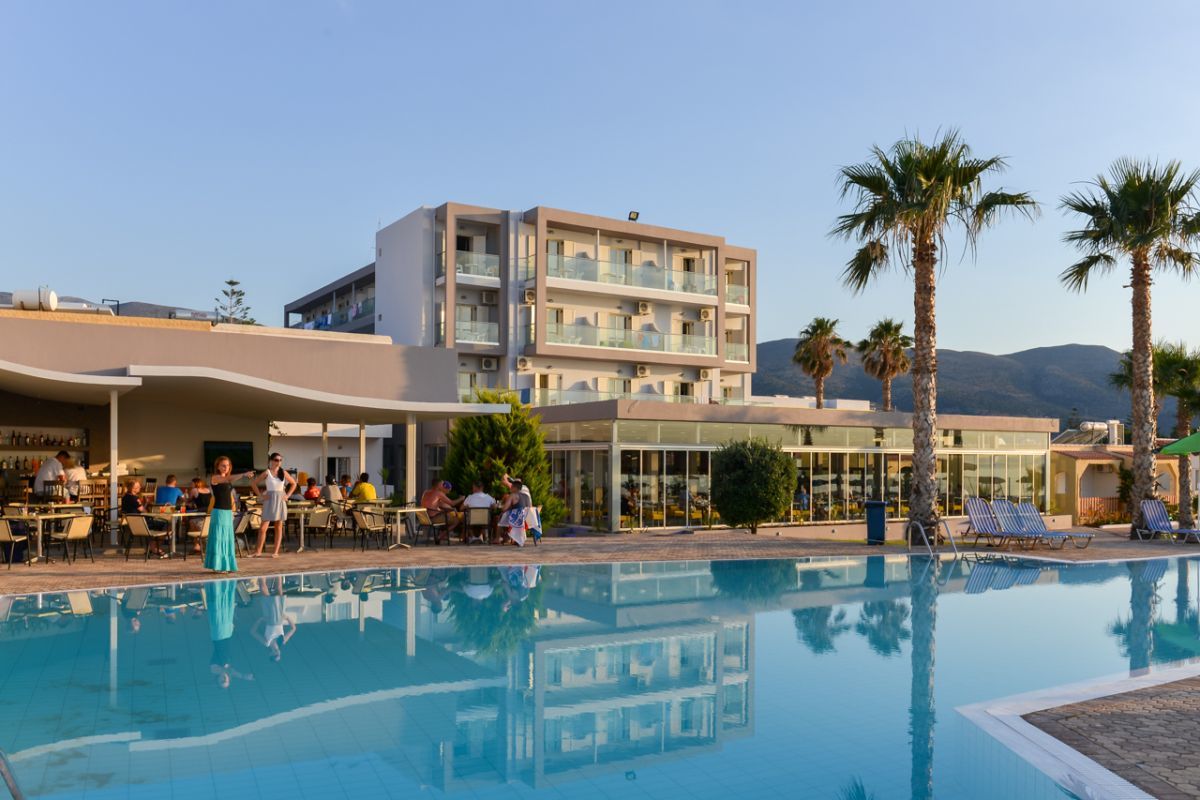 Carolina Mare Hotel มาเลีย ภายนอก รูปภาพ