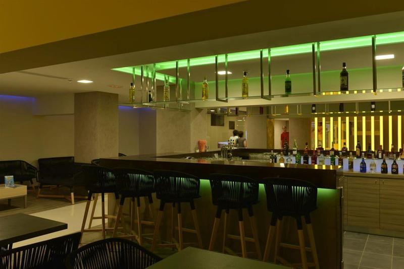 Carolina Mare Hotel มาเลีย ภายนอก รูปภาพ