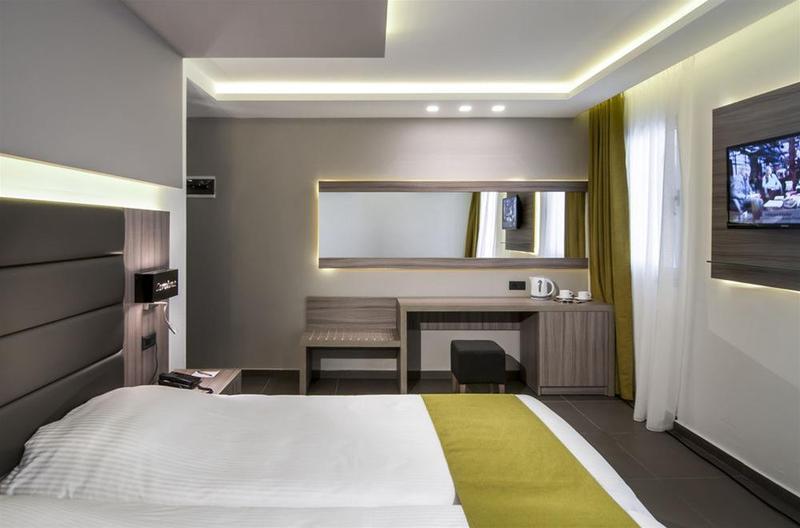 Carolina Mare Hotel มาเลีย ภายนอก รูปภาพ